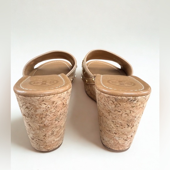 New TORY BURCH Tan Patent Leather Ines Cork Wedge Sandals - Size 10 👡🏝️ - Picture 5 of 8